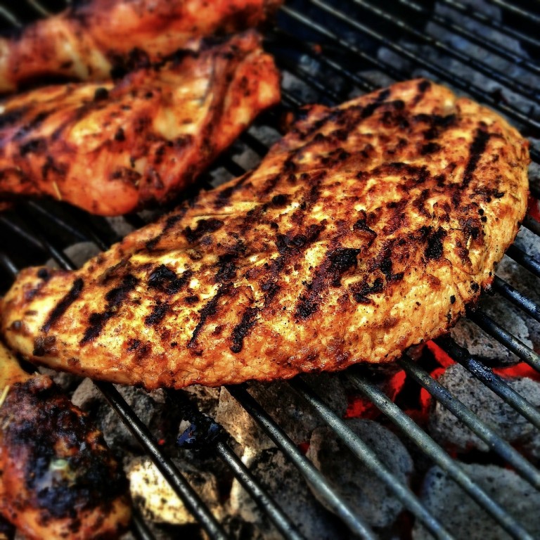 Vlees bereiden op een barbeque